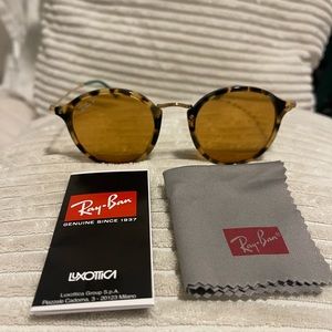 Ray-Ban Round Fleck Polarized Sunglasses